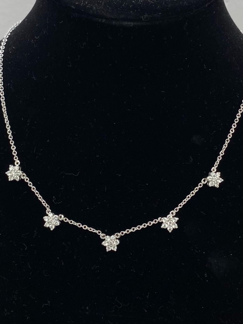 Dainty Silver Star Sparkle Necklace - Women’s Fashion Jewelry